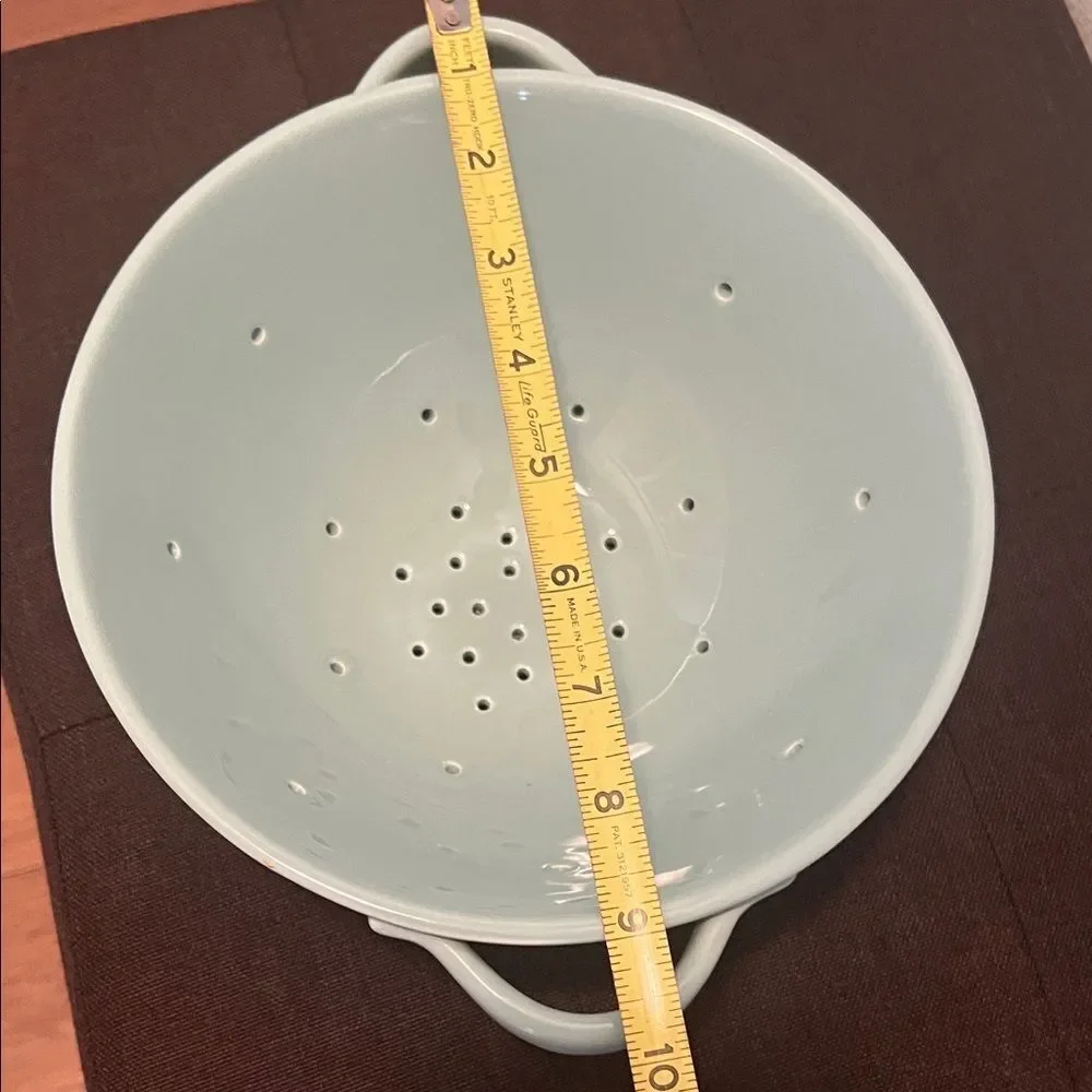 #1314** Collections Of Daisy Patterned Colander with Handles